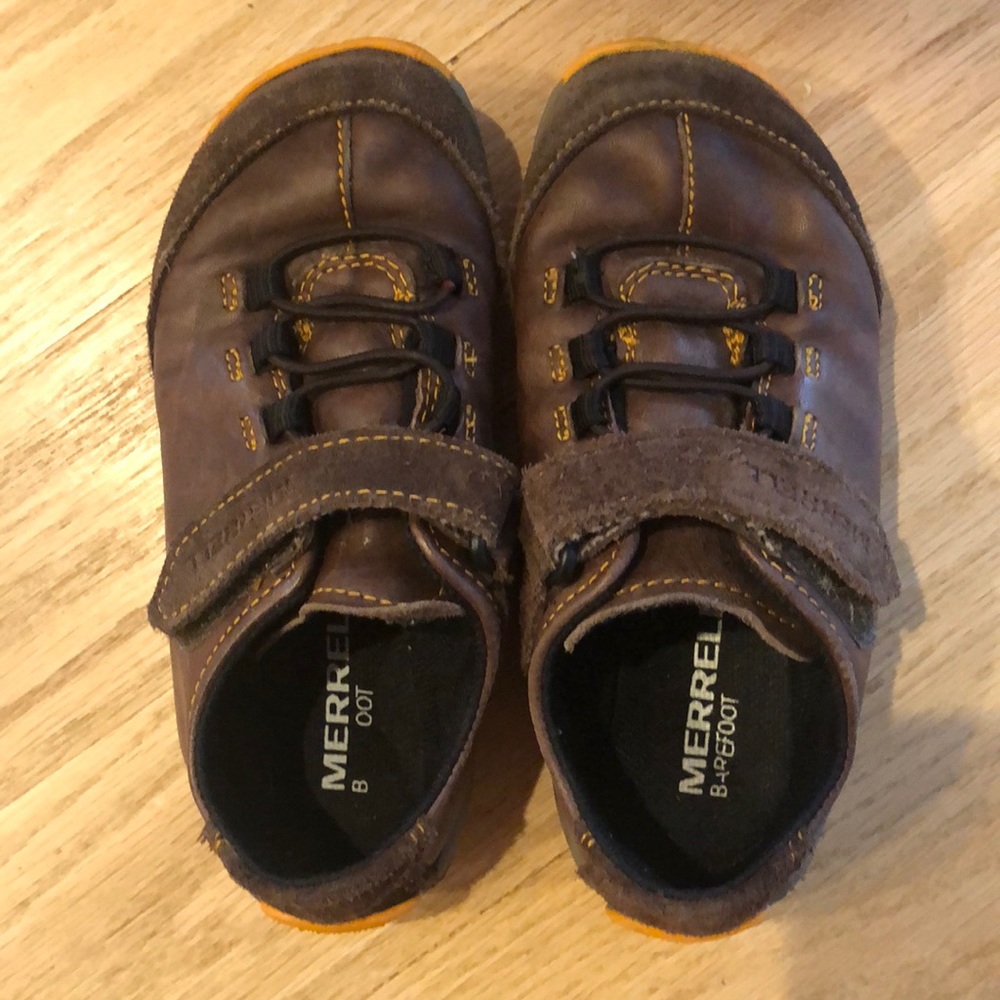 Merrell Barefoot Vibram soled boys shoes size 10